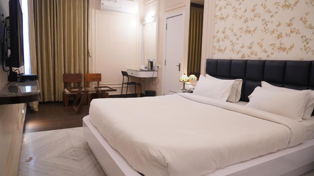 Hotel Rio Benaras Varanasi Esterno foto